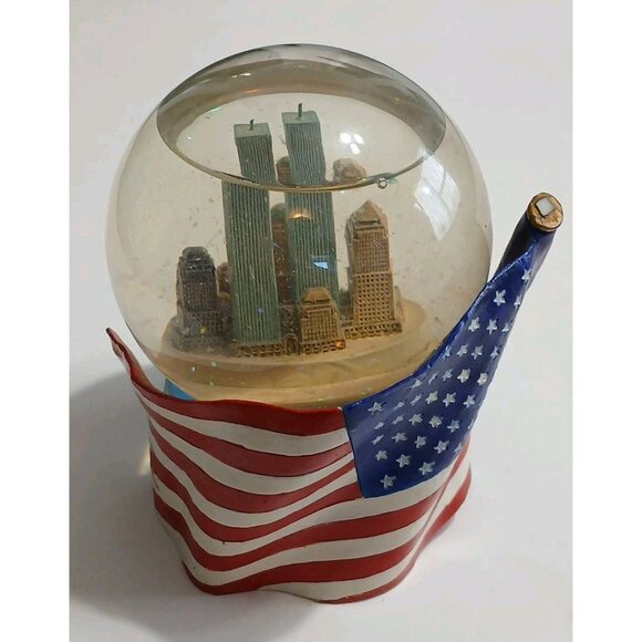 Vintage New York City USA World Trade Center Snow Globe Snowdome - Picture 3 of 15